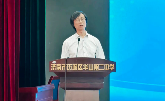 山东大学济南校友会会长李宇兵致辞
