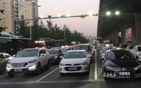 濟南西站是這樣的——