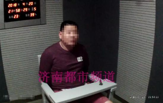 4月28号晚上10点多,就是他在玉函路附近,尾随拦截拖拽一名单身女子