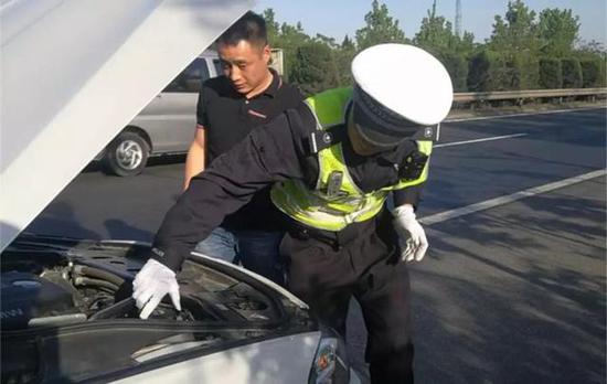 發現車輛拋錨的原因是高溫