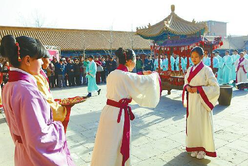 ★關(guān)帝廟“祈福撞鐘”