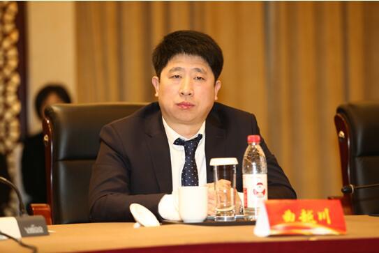 京東集團副總裁曲越川參加京東?棗莊戰略合作研討會。