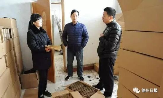 (圖為檢察官提前介入案件,查看爆炸現場和爆竹存放點,偵查引導取證)