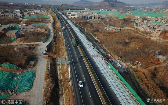 ●相关链接　　国外的太阳能公路