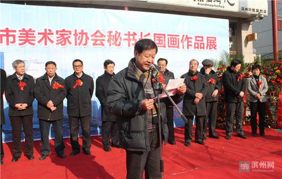 2013年12月21日,市美協(xié)秘書長(zhǎng)國(guó)畫作品展開幕式。