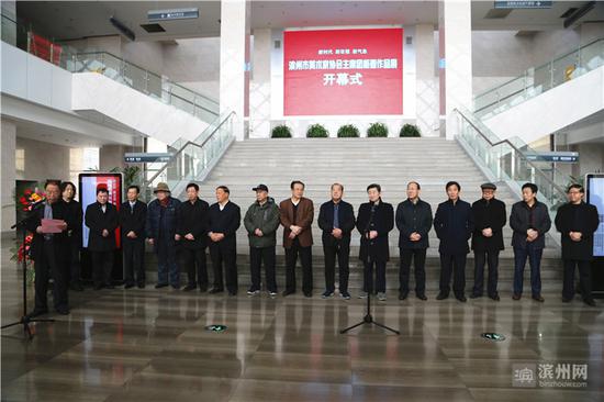 3月6日,市美術(shù)家協(xié)會(huì)主席團(tuán)新春作品展開幕