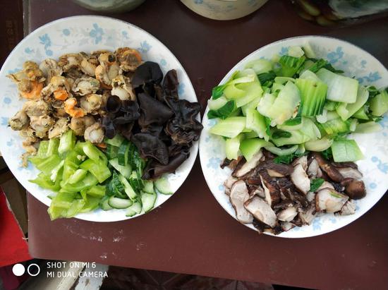 年夜饭的原料已经提前备好啦!