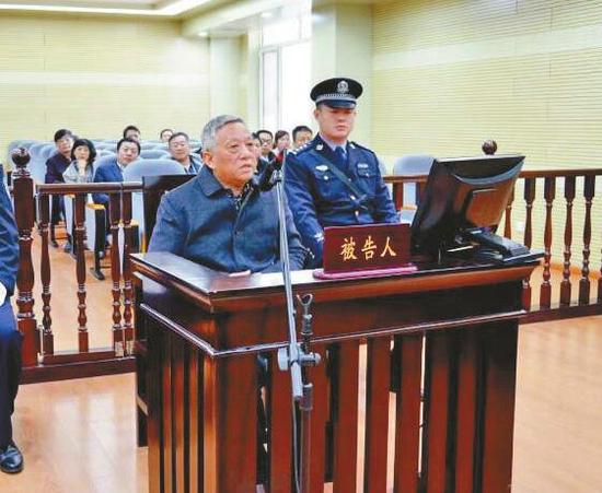 发迹 从工人成长为县领导,他的前半生是好官