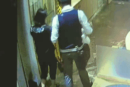 随后顾某便将被害人带到事先预定好的酒店房间内,并对其实施了奸淫行为。