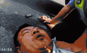 劉勇以各種理由拒不上車
