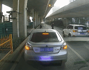 “听不见,我听不见,救护车的声音我听不见”