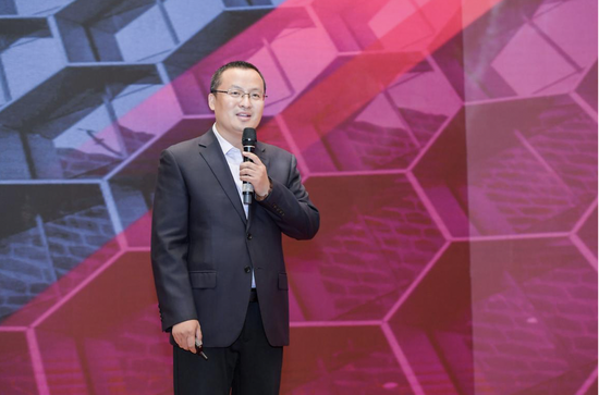 中国建筑装饰协会工业和信息化分会秘书长 吴恩振