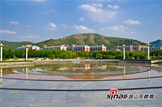 山东师范大学八大景观之双龙毓秀