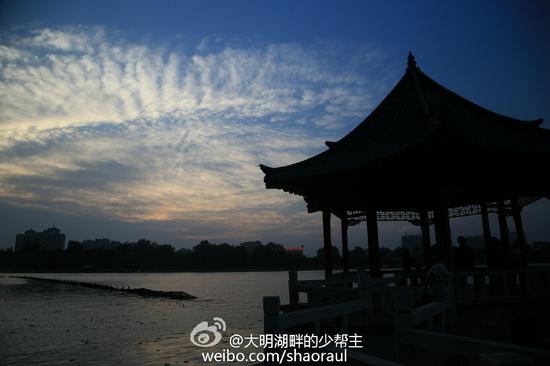 大明湖畔的少帮主:湖光天色