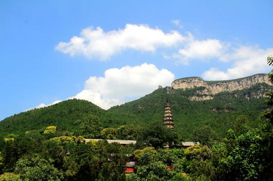 董点摄影：灵岩寺