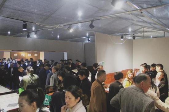 蘭華國際家具城展會現場人潮火爆