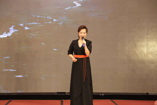 菏澤靜聽音樂培訓學校校長親情獻唱歌曲《三德歌》