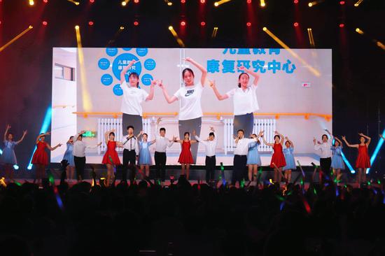 手语歌舞《最美的太阳》