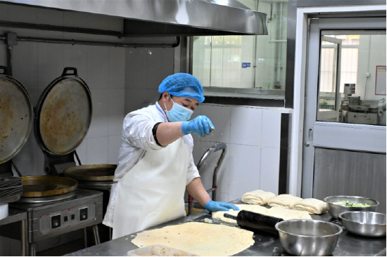 干净规范的面食加工
