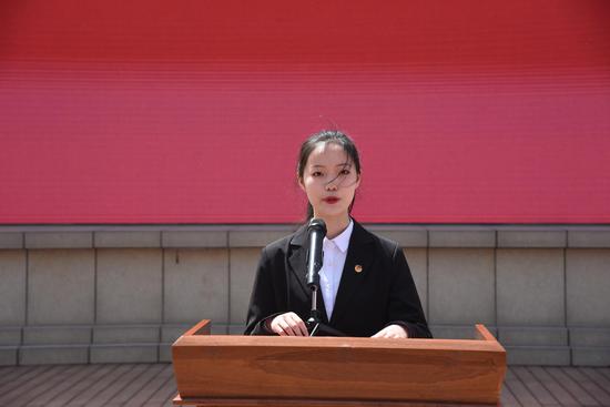 新团员代表宋初阳同学发言
