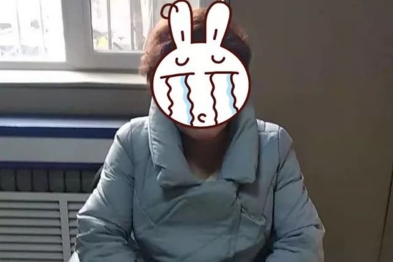 韓鳳,女,53歲,煙臺萊山人