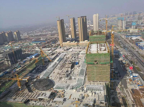航拍建设中的万达广场