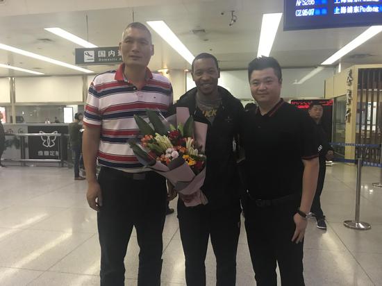 山东西王男篮小外援到达济南 正式加入球队