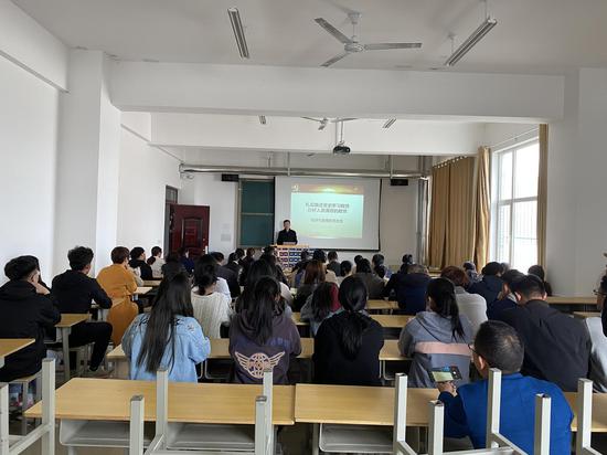 经济与管理系党总支开展“扎实推进党史学习教育 办好人民满意的教育”主题党课
