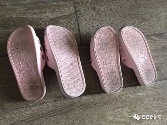 ▲酒店提供的亲子拖鞋很脏。(来源:青青岛论坛)