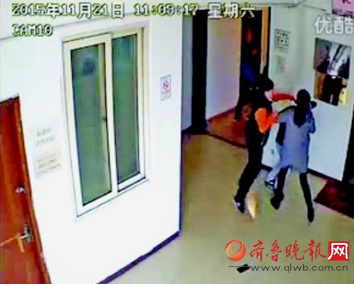 母子倆毆打鵬鵬