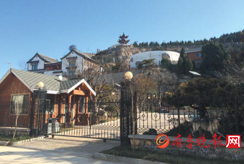 大山坡山体公园一侧修建的别墅