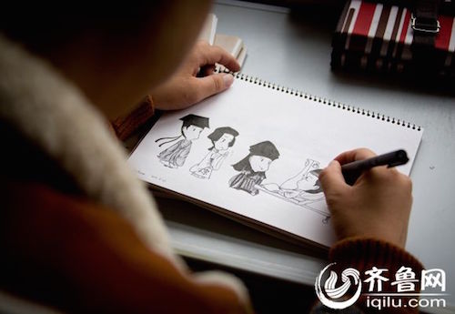 從今年5月23日做第三次化療起，孫鵬飛開(kāi)始用圖文的形式，記錄自己住院的故事，輸液、打針、放化療都成了他的繪畫素材