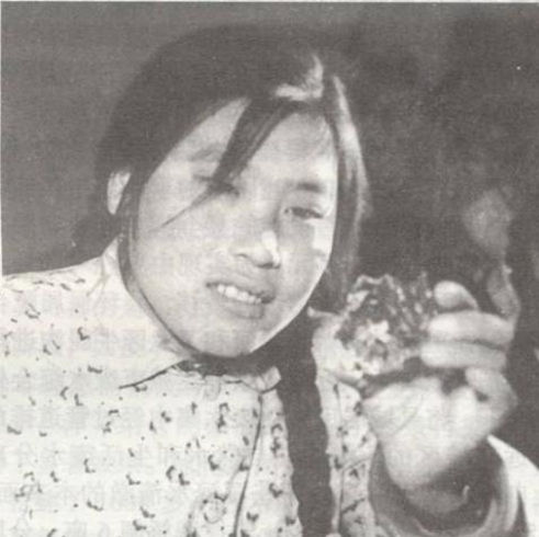 977年12月21日，临沭县岌山镇常林村二十二岁的女青年魏振芳在深翻整地时发现一颗钻石重158.7860克拉，后即捐献国家。