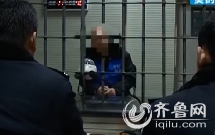 犯罪嫌疑人刘某被抓获（视频截图）