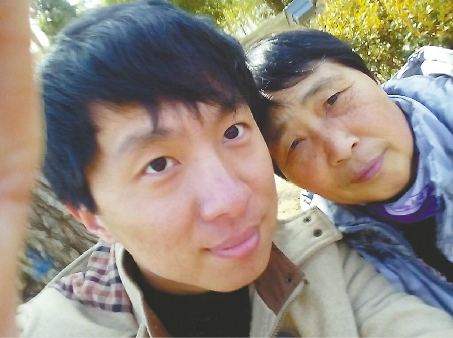 2014年6月,孫鵬飛被診斷出患上腫瘤,其母一直悉心照顧