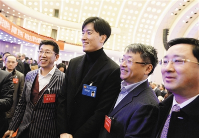 23日，中国人民政治协商会议上海市第十二届委员会第四次会议在世博中心大会堂开幕，刘翔列席
