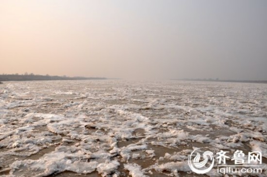 黄河下游山东段封河速度迅猛 46座浮桥被拆