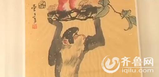 “猴子得到桃以后,必然是非常紧张,我利用的就是它得到的那一霎那,刚得到的那一霎那,又欢乐又害怕,左顾右盼,那种心理状态。”刘景曾说。(视频截图)