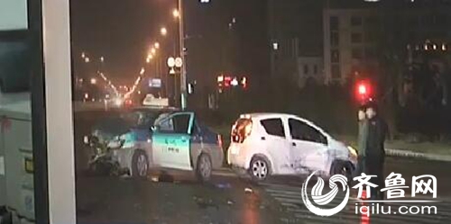 出租車的車頭損毀嚴重，比亞迪承擔全部責任