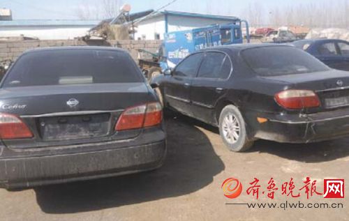 肇事轎車(右)與頂替的轎車。