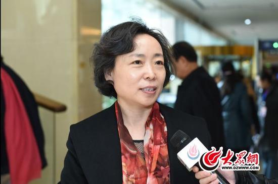 全国人大代表、山东省水利厅副厅长曹金萍接受大众网记者采访