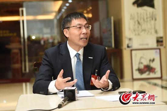 全國人大代表、浪潮集團董事長孫丕恕接受采訪。