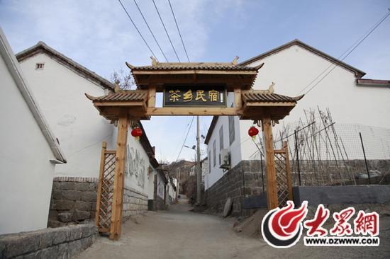 在上小峰村，加入村集體的旅游公司，發展農家樂的村民已達50多戶。