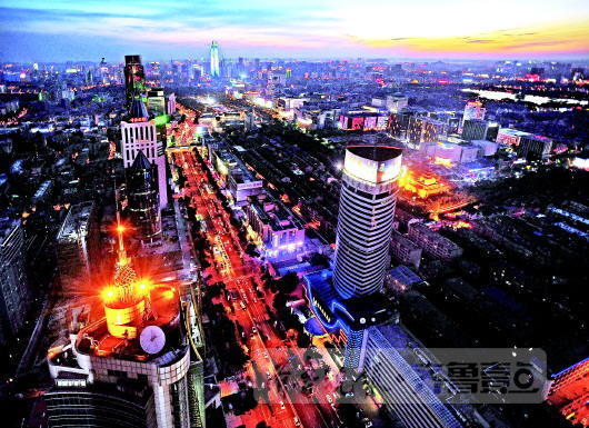 无人机航拍泉城夜景。(资料片)齐鲁壹点 航拍记者 刘军 张中 摄