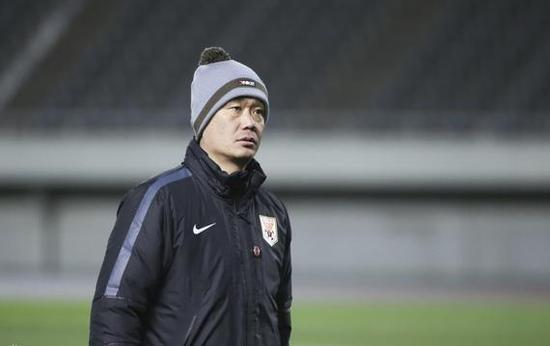 李霄鵬親自走進球場