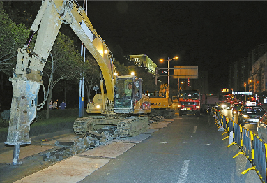 經十路燃氣管道改造工程動工。