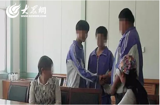 雙方家長及學(xué)生對調(diào)查結(jié)果表示認(rèn)可,現(xiàn)場達(dá)成和解