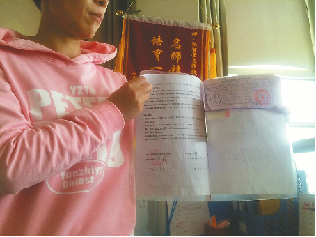 家長在聚智堂濟鋼校區等消息