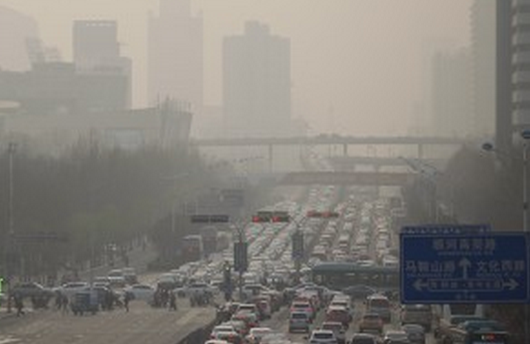 18日，济南再度陷入雾霾。