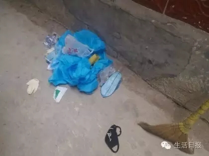 法醫的防護服和手套還在出租屋附近。